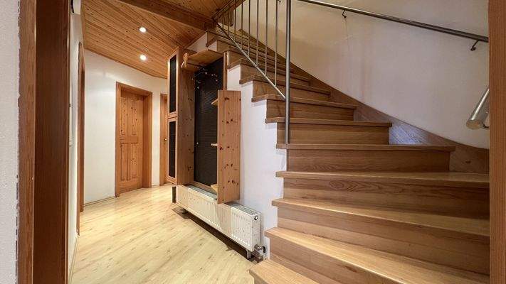 Treppenaufgang zum 2. OG