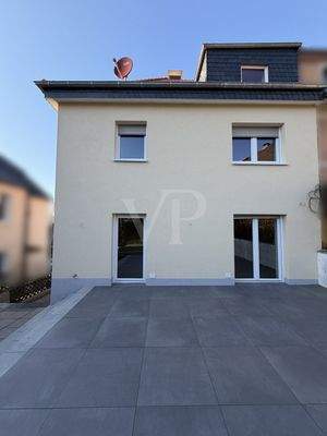 Rückansicht mit Terrasse