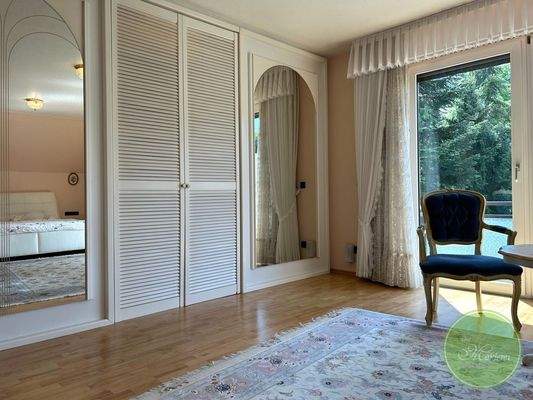 Begehbarer Kleiderschrank