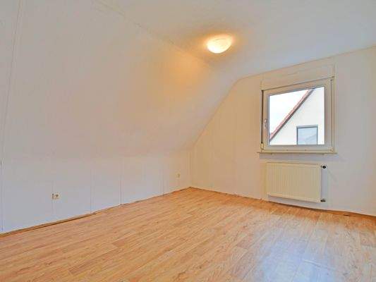 Das Wohnzimmer im Dachgeschoss