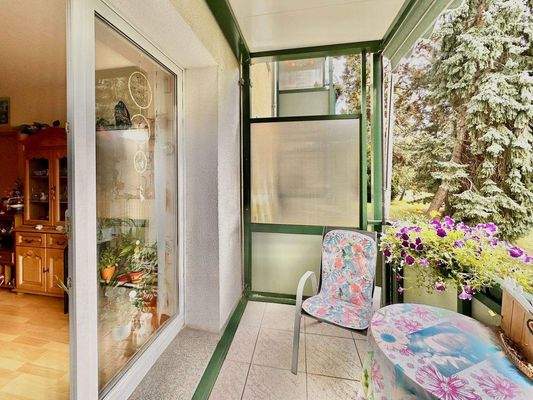 Balkon &amp; Wohnzimmer