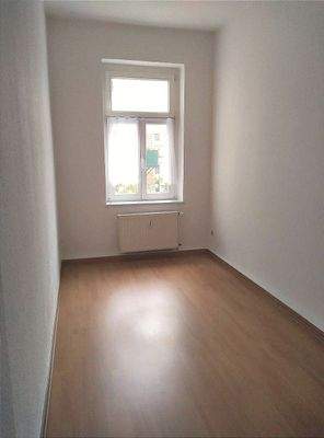 06-Schlafzimmer von Tür aus.jpeg