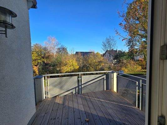 Balkon mit elektrischer Markise