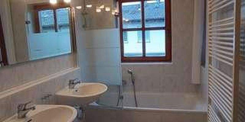 Badezimmer mit Badewanne