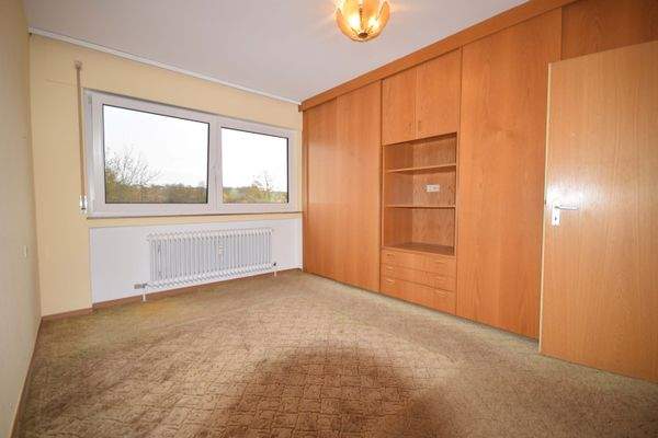 Schlafzimmer mit Einbauschrank