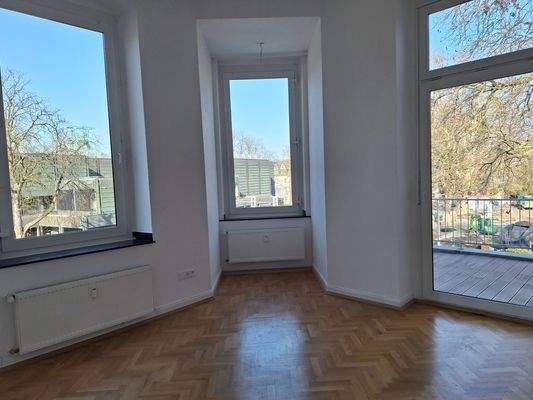 Zimmer 4.1 + Balkon 1.jpg