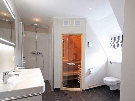 Duschbad im Dachgeschoss