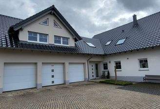die attraktive Vorderansicht