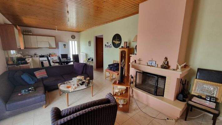 Kreta, Ammoudara bei Heraklion: Gebäude mit 3 Wohnungen zu verkaufen