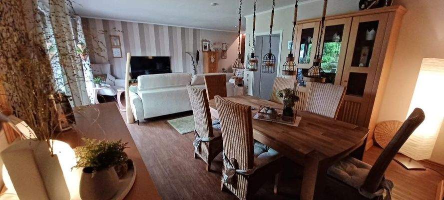 Wohnzimmer-Esszimmer