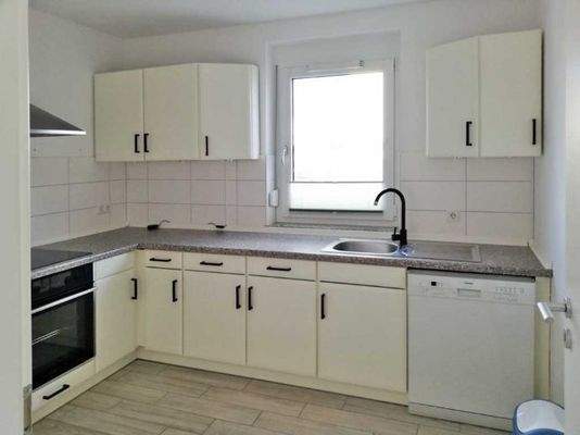 ...EBK (Übernahme möglich)