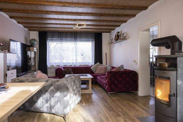 ... und gemütlichem Sitzbereich