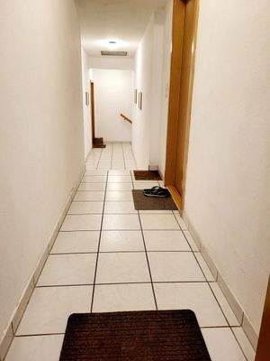 Flur zu den Wohneinheiten 1. OG