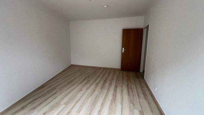 Leeres Zimmer mit Holzboden