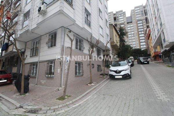 1-Bedroom Flat Near Metrobus in Esenyurt