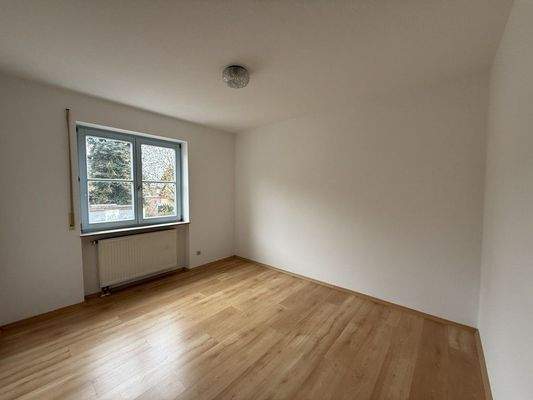 Kinder-/Arbeitszimmer