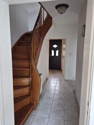 Holztreppe zum OG.jpg