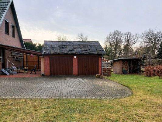 Garage und Nebengebäude