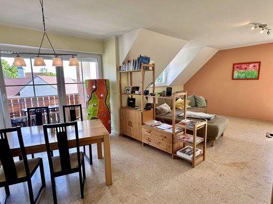 Wohn-Essbereich im Dachgeschoss