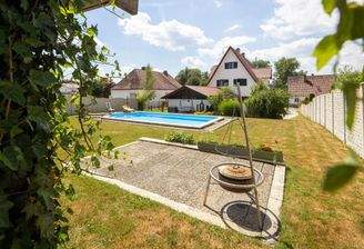 Garten mit Pool 