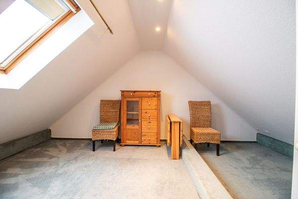 Obergeschoss: wohnraumähnlich genutztes Zimmer
