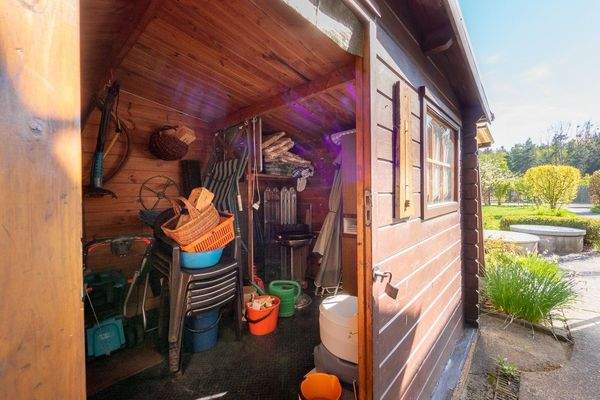 Garäteschuppen mit Campingtoilette