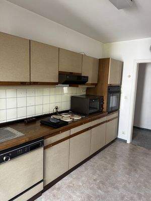 Küche mit Balkonzugang