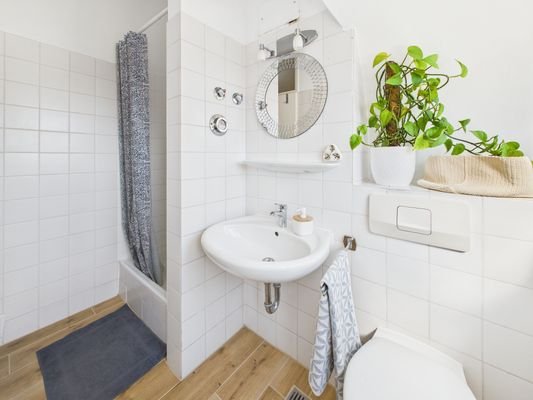 Bad mit Dusche