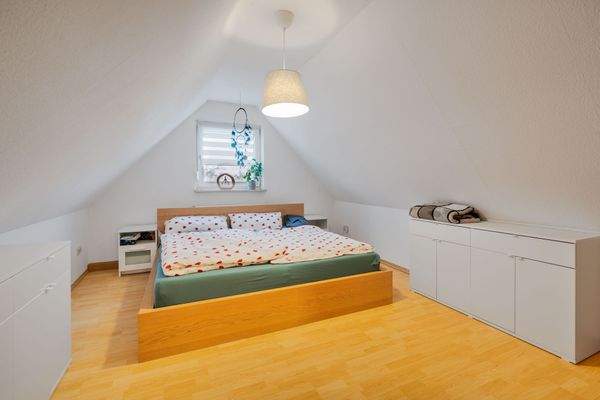 Schlafzimmer im Dachboden