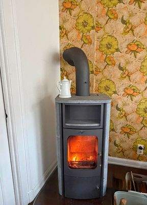 Kaminofen im Esszimmer