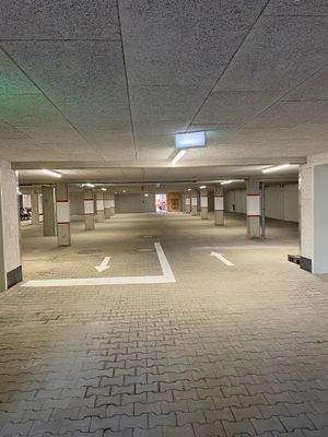 Parkdeck - ebenerdig - Straßenniveau