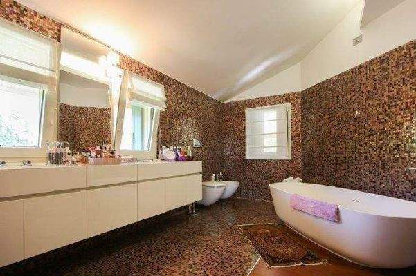 Badezimmer zum Hauptschlafzimmer