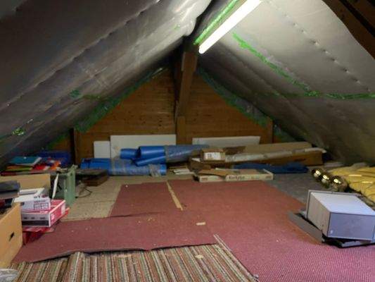 großer Stauraum im Dachgeschoß 