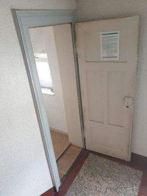 Abstellkammer auf halber Treppe