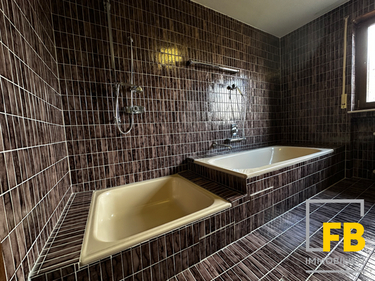 Untergeschoss: Badezimmer (Bild 2)