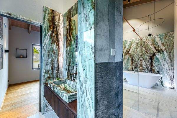 Masterbad aus Patagonia-Green-Quarzit 