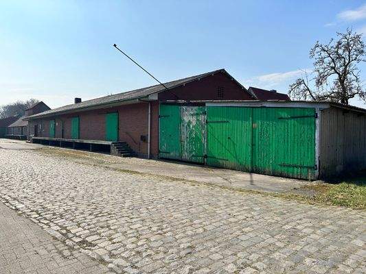 Lagerfläche & Garagen