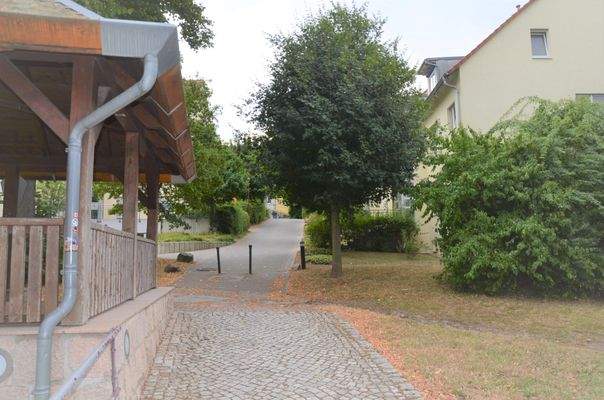 Zuwegung zur Wohnanlage