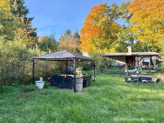 Sitzgelegenheiten im Garten