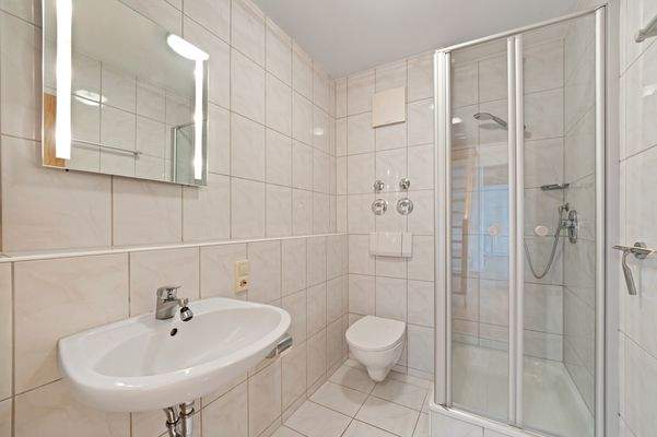 Badezimmer 1. DG 