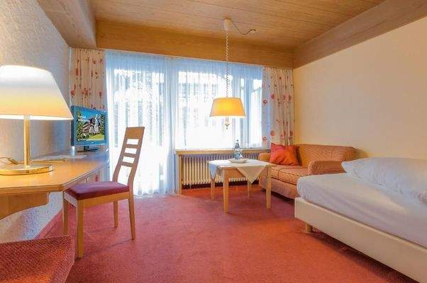 OG EZ Sitz- und Schreibbereich