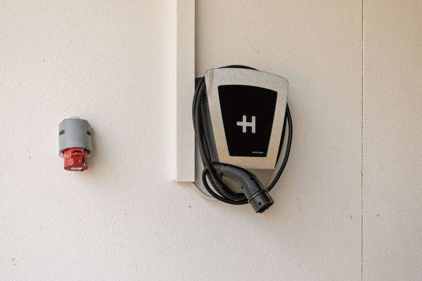 Wallbox und Starkstrom-Anschluss