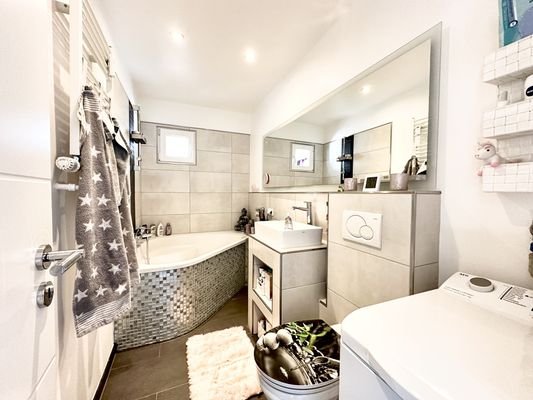 Modernes Badezimmer