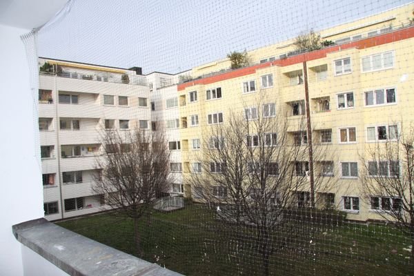 Blick Balkon in den Innenhof