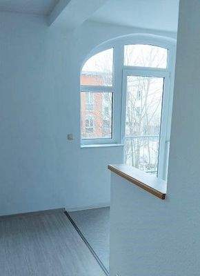 große Essküche mit Balkon.jpg