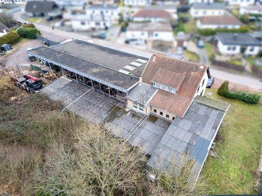 Großzügiges Baugrundstück mit Bestandsgebäude in Überherrn