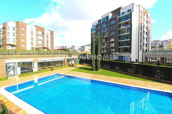 Spacious Flats Near the Marina in Beylikdüzü İstanbul