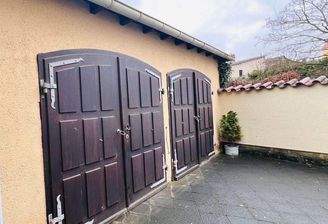 538 Aussen Garagen.jpg