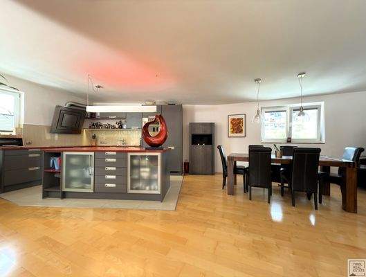 Küche mit Essbereich