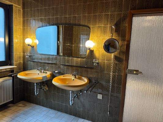 OG - Badezimmer 1.3.jpeg